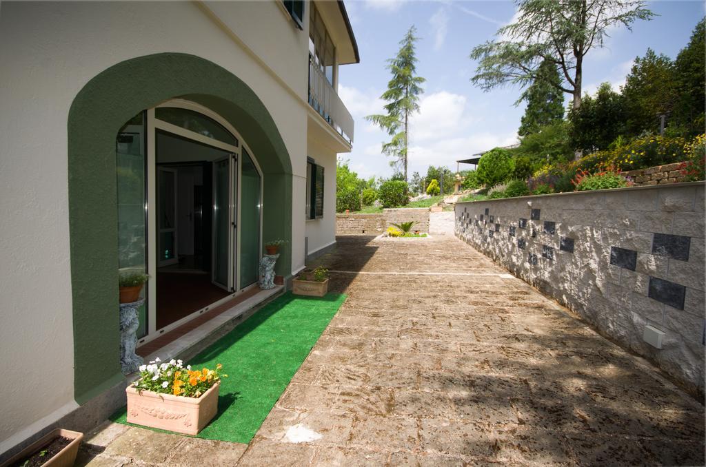 Bed And Breakfast Romantica Evasione Sutri Exterior photo